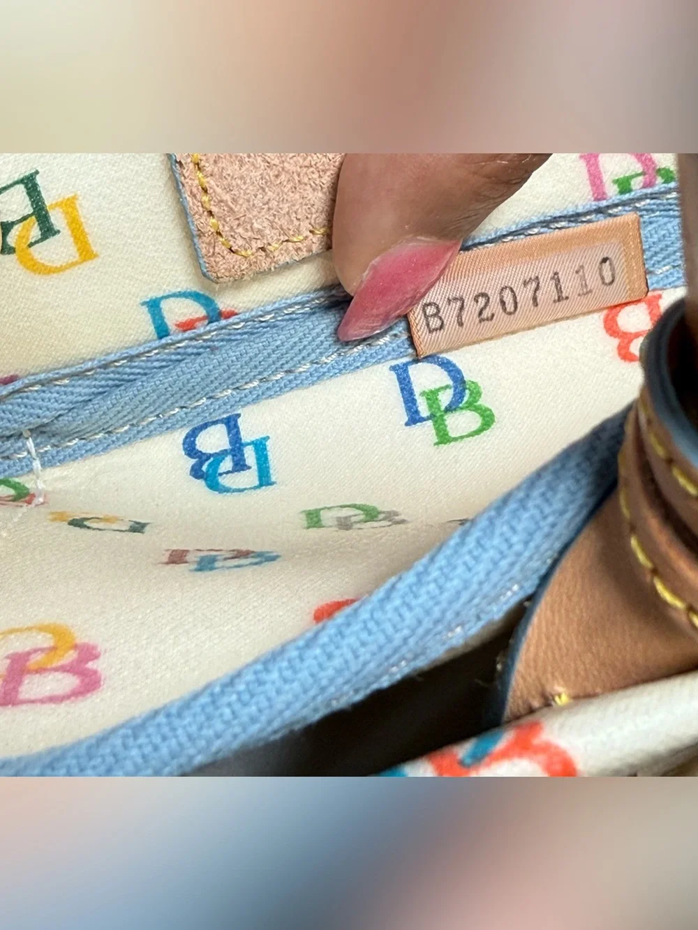 🌈 Vintage Y2K Dooney & Bourke Rainbow Monogram "IT" Bag - Iconic - Picture 9 of 9
